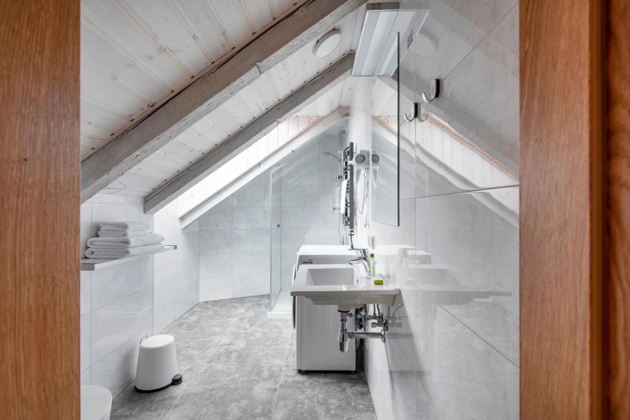 Small Attic Rooms In Kaunas Old Town Bagian luar foto